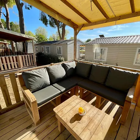 Kemping La Yole Mobilhome Premium 6 Pers Avec Terrasse Lounge