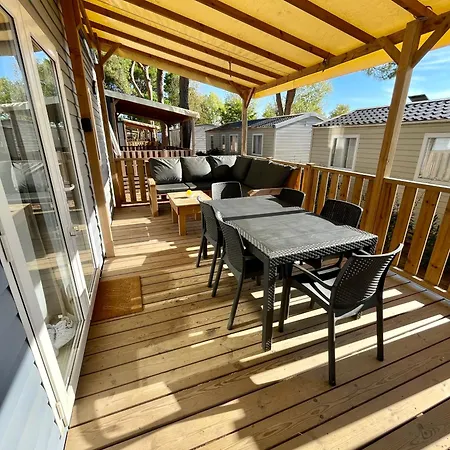 La Yole Mobilhome Premium 6 Pers Avec Terrasse Lounge Vendres