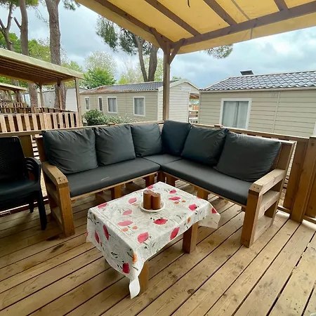 La Yole Mobilhome Premium 6 Pers Avec Terrasse Lounge Kemping Vendres
